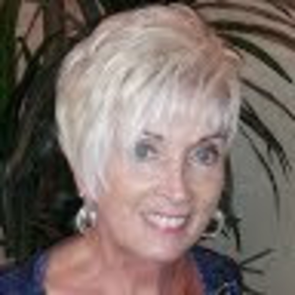 Meet your Posher, Claudia